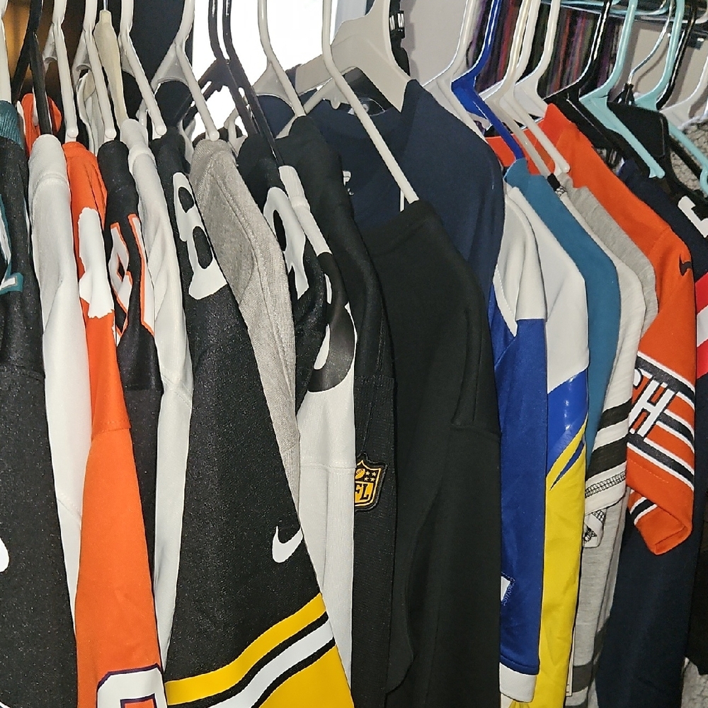 Multi-Color Sports Jerseys Random Pull For Live Show - Picture 1 of 1